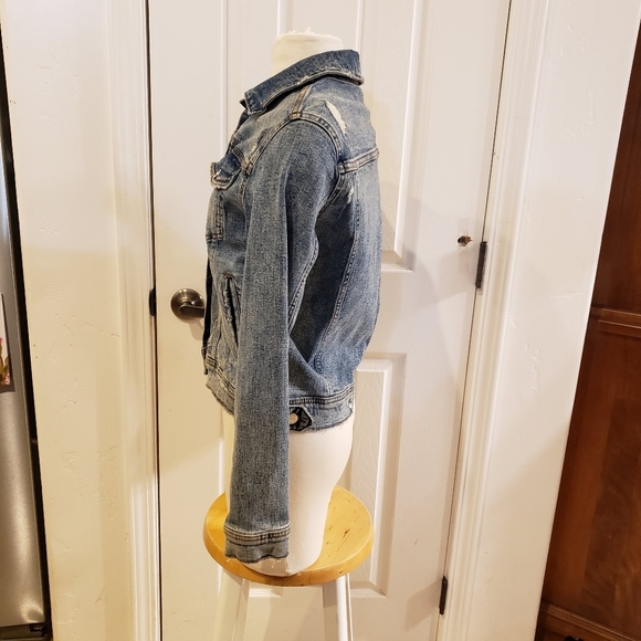 Zara Distressed Denim Jacket Size Medium - Picture 4 of 8